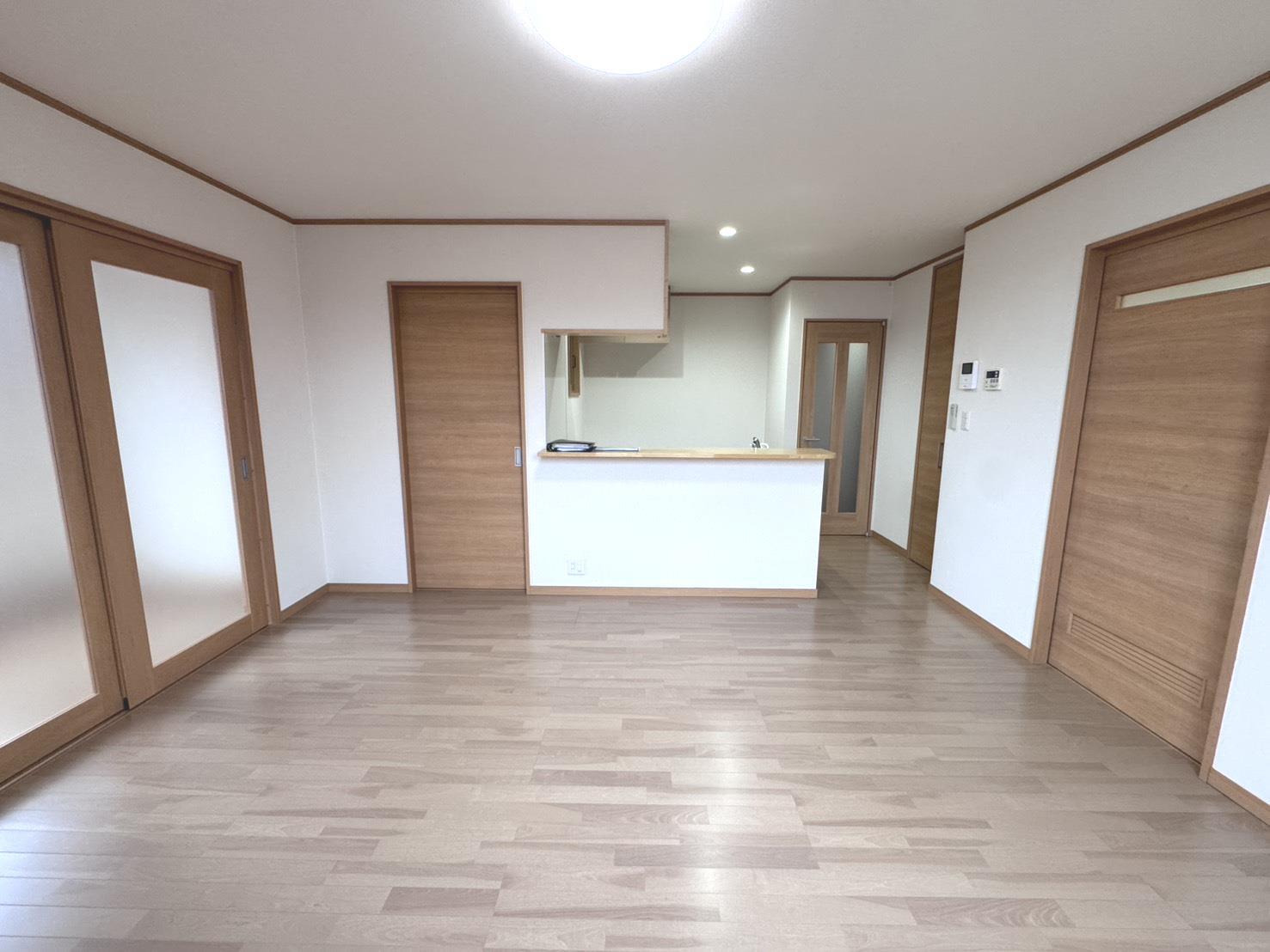 居室・リビング　写真は同アパートの別部屋となります。