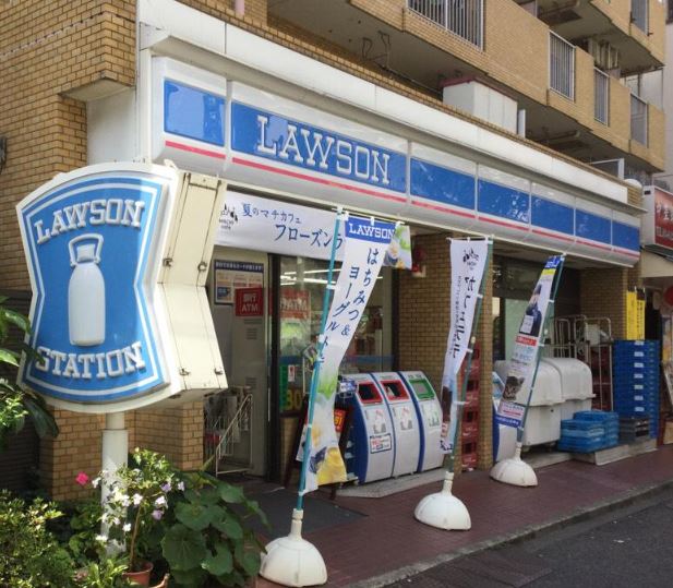 コンビニ　ローソン大森海岸駅前店（コンビニ）まで130m