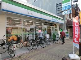 コンビニ　ファミリーマート新今里四丁目店（コンビニ）まで400m