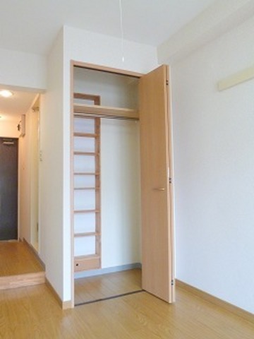 収納　奥行きのあるクローゼット