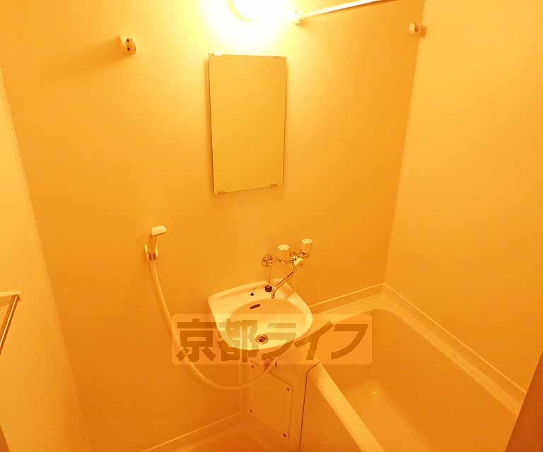 洗面設備　お風呂の洗面台です