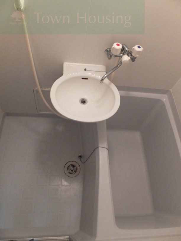 バス・シャワールーム　トイレと別なのでゆっくり出来るバスルーム