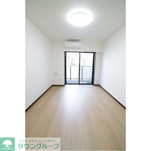 ミュプレ渋谷の居間写真