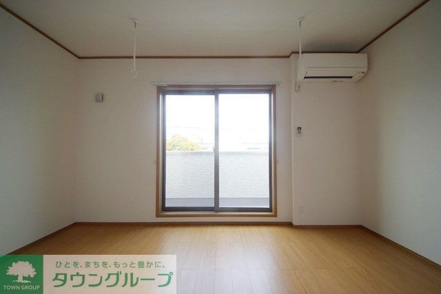 ＪＲ京浜東北線 大宮駅 徒歩18分 3階建 築8年の居間写真