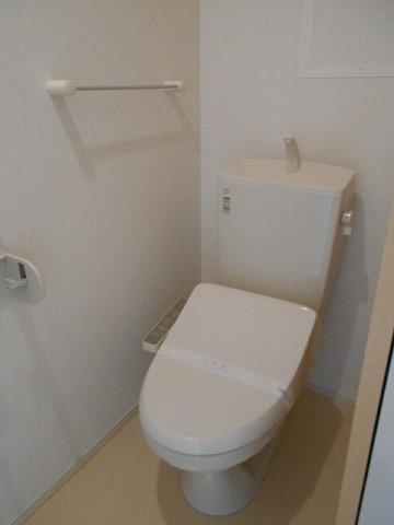ＪＲ宇野線 備前西市駅 徒歩13分 2階建 築11年のトイレ写真