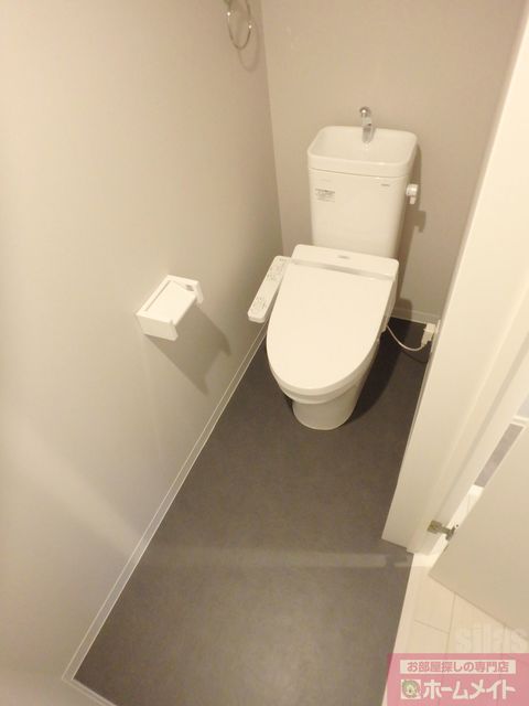 地下鉄谷町線 大日駅 徒歩10分 3階建 築8年のトイレ写真