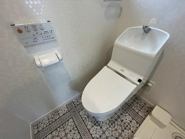 東急田園都市線 桜新町駅 徒歩12分 2階建 築9年のトイレ写真