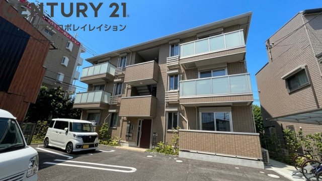 建物外観　敷地内に駐車場があります！