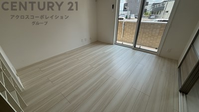居室・リビング　南向きエアコン付きの11帖のリビングです♪