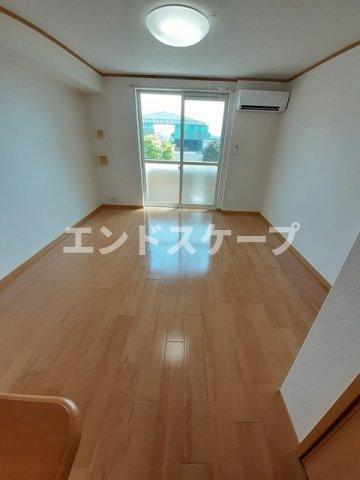 ＪＲ八高線 北藤岡駅 徒歩55分 2階建 築21年の居間写真