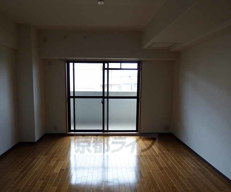 居室・リビング　広々としたお部屋です。