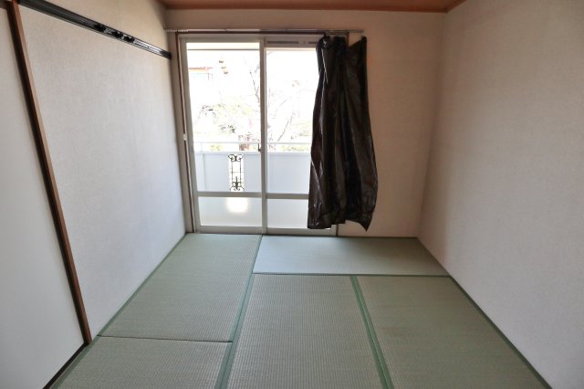 プールバール吉川の内装写真