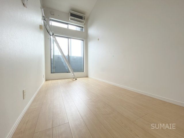 居室・リビング　南向きのお部屋です！