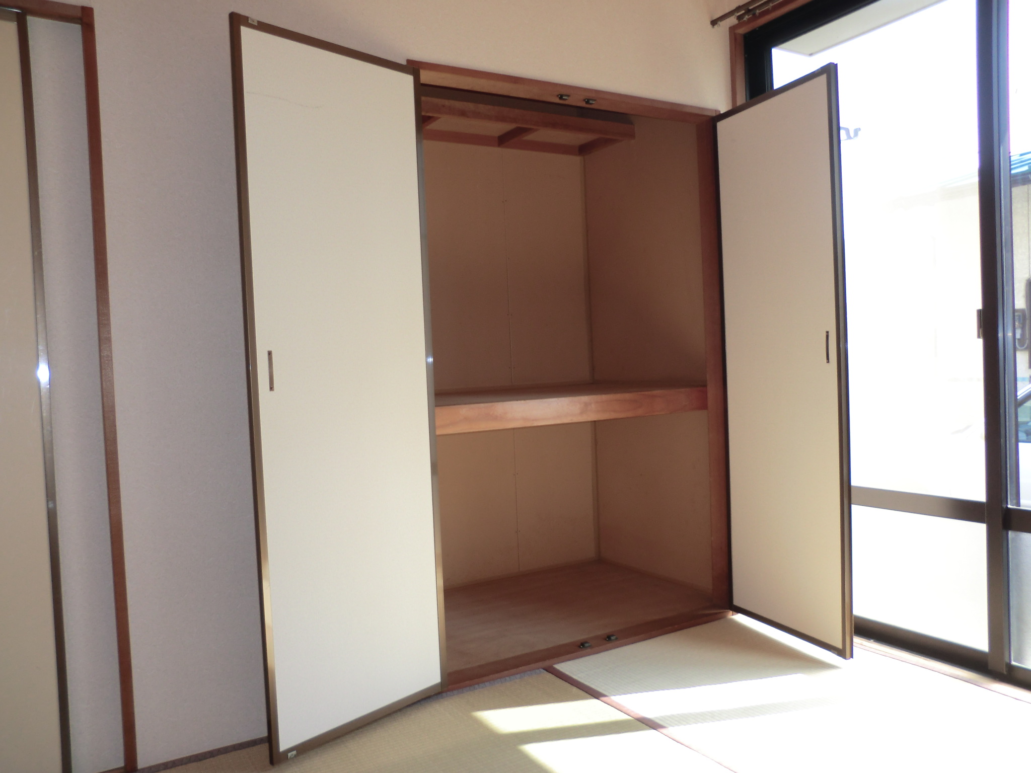 居室・リビング　☆収納がたくさんあってつかいやすいですよ☆