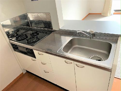 キッチン　カウンターキッチン、3口ガスコンロ（グリル付き）