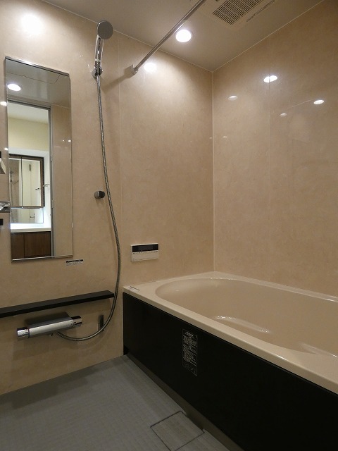 バス・シャワールーム　バス