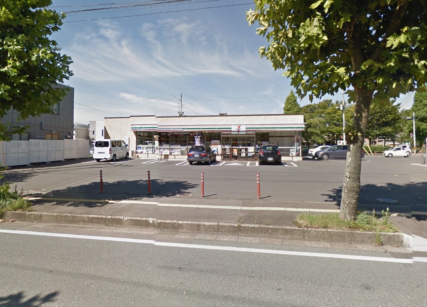 コンビニ　セブンイレブン秋田山王中島町店（コンビニ）まで389m