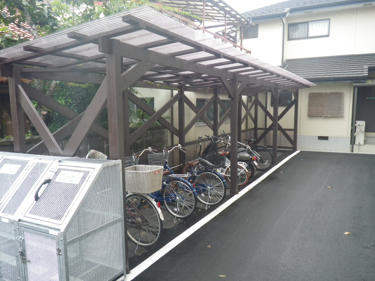 駐車場　駐輪場