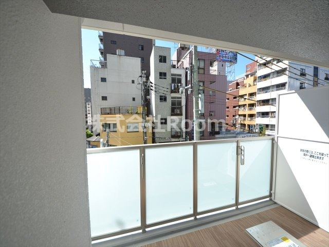 バルコニー　開放的で明るい空間を演出してくれるバルコニーです