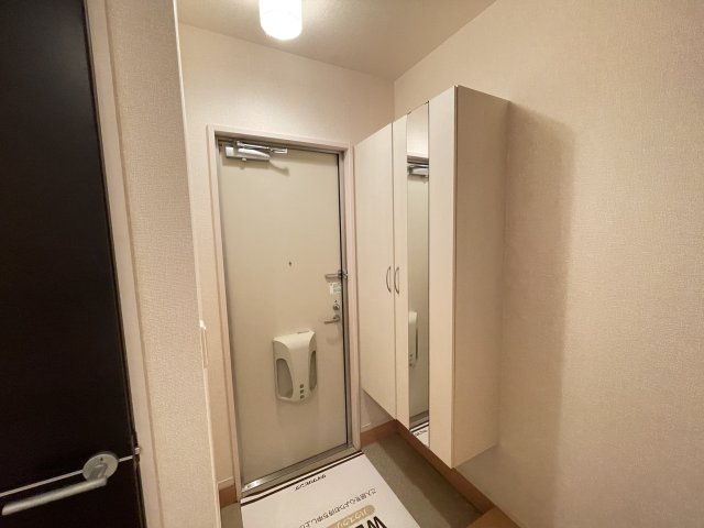 【D-room琴塚　Aの玄関】
