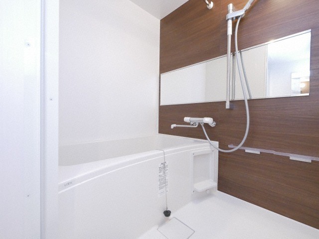 バス・シャワールーム　浴槽、洗い場ともにゆったりとしたバスルーム♪
