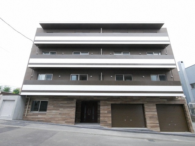 建物外観　設備充実の築浅デザイナーズマンション♪