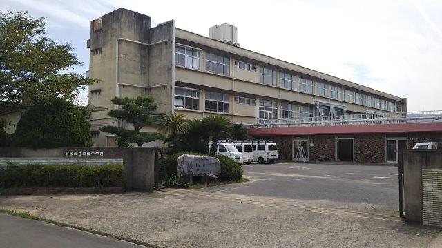 【倉敷市真備町箭田のアパートの中学校】