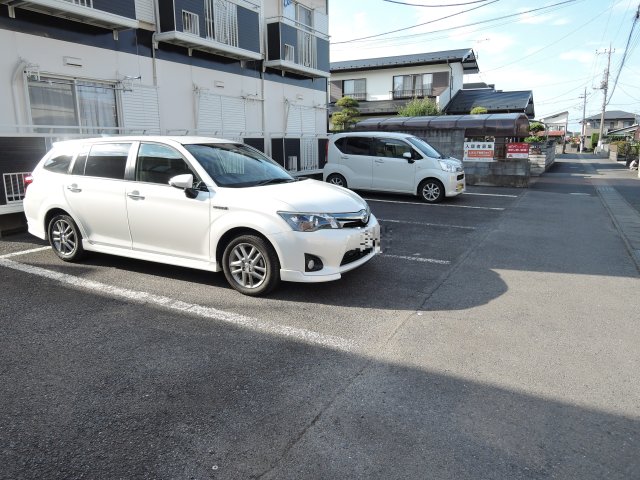 【雨澤ハイツ　Ａ棟の駐車場】