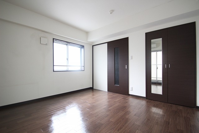 居室・リビング　同物件、別号室の写真