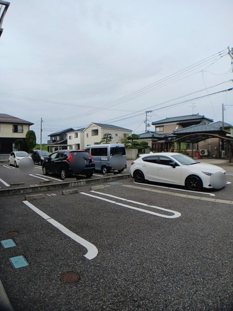 【サンプラザ新崎Ｂの駐車場】