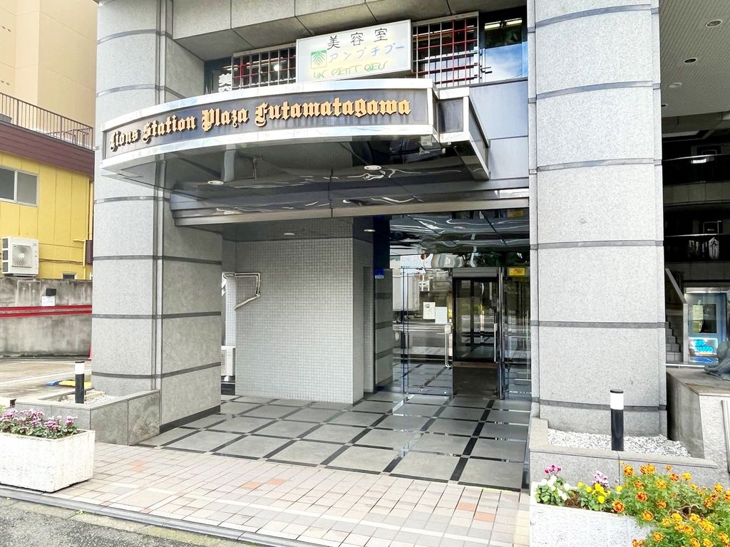 エントランス　駐車場