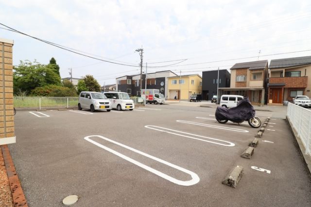 アルト　シャンの駐車場