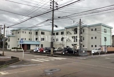 マンション川崎の建物外観