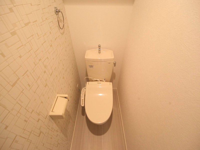 トイレ　温水洗浄暖房便座付トイレ