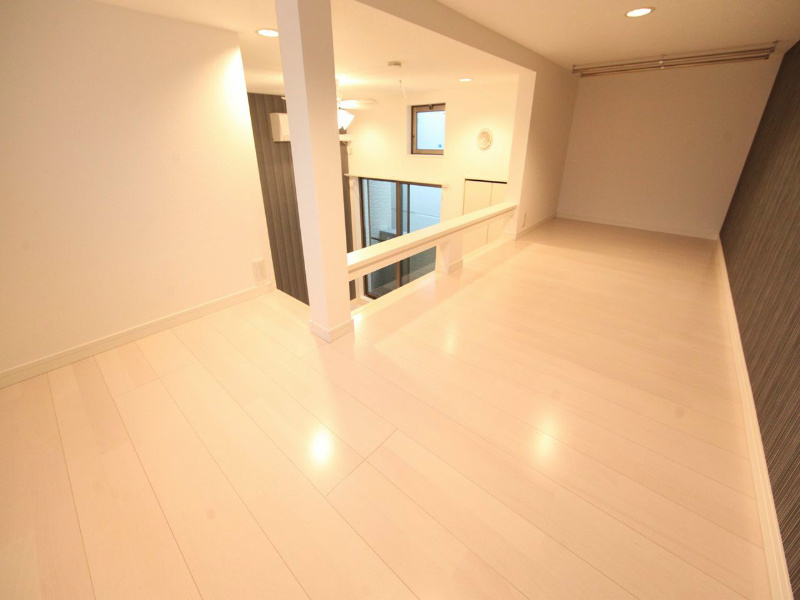 その他部屋・スペース　上階ロフト5.3帖（収納としてもお部屋としても使えます）