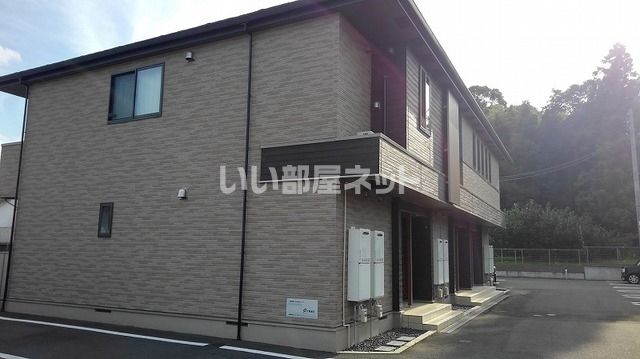 橋本市柏原のアパートの建物外観