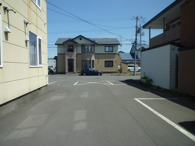 【グランポート芦野の駐車場】