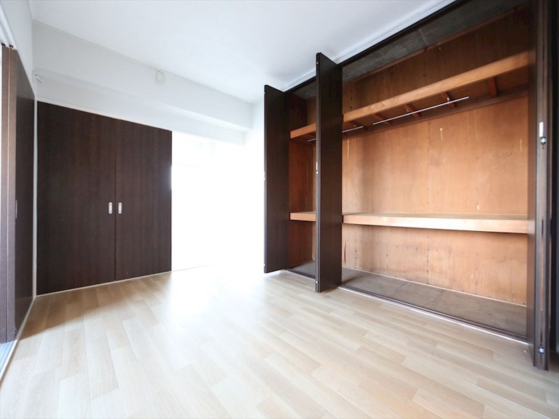 その他部屋・スペース　洋室5.6帖　クローゼット付（収納充実してます）