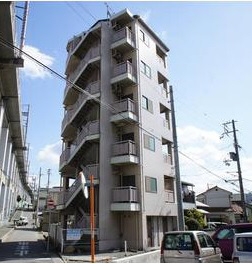 建物外観　落ち着いた雰囲気の外観です