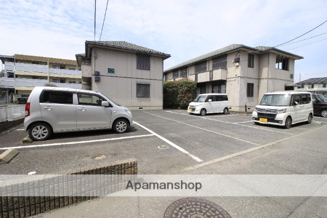 【八千代市高津のアパートの駐車場】