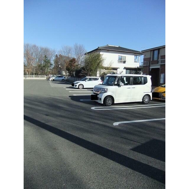 【クライス　Ｂ棟の駐車場】