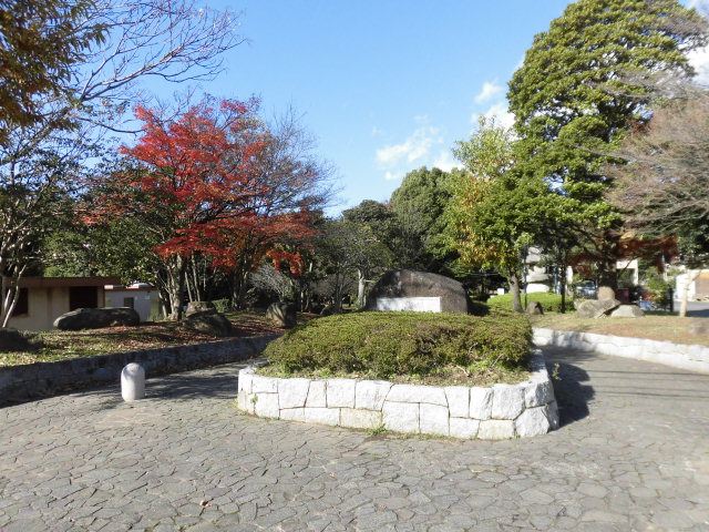 【市川市国府台のアパートの公園】