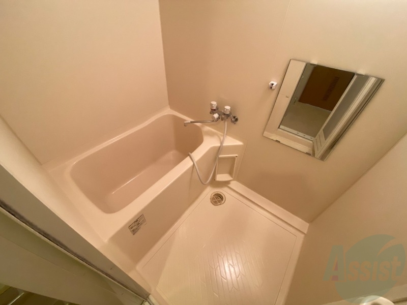 バス・シャワールーム　お風呂です。ゆっくりお風呂につかるのも体に良いですね