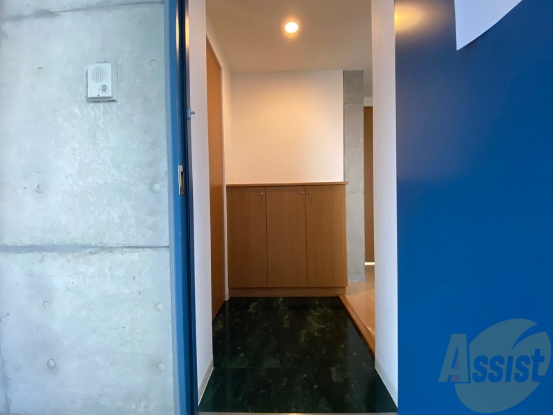 玄関　玄関の様子です。明るい印象ですね。気分もあがりそう。