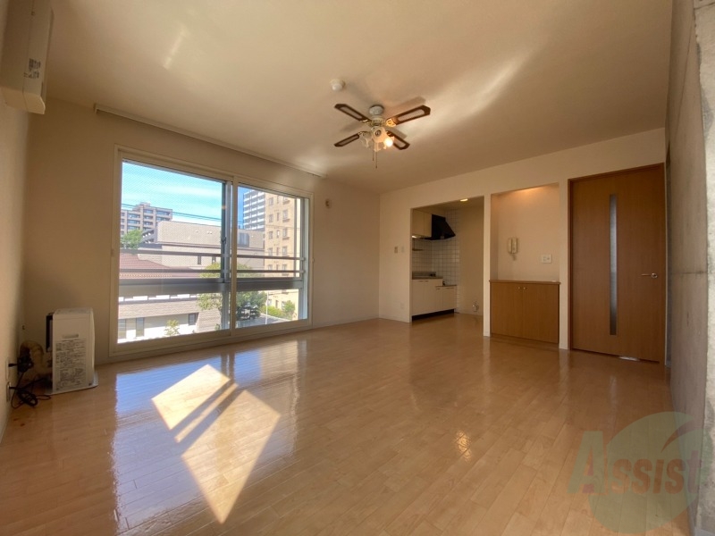 居室・リビング　広くてキレイなお部屋が広がっていて、充実した生活が送れそう。