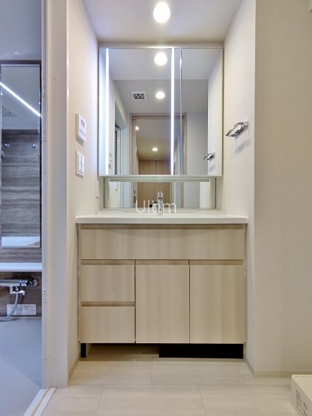 洗面設備　同じタイプのお部屋画像です