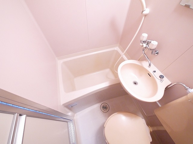 バス・シャワールーム　ゆったり過ごせるお風呂です