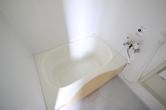 バス・シャワールーム　※別部屋の写真です