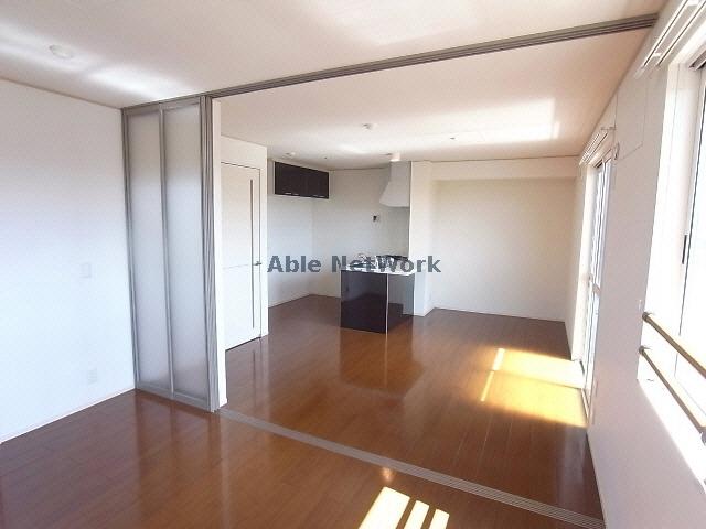 居室・リビング　※同型参考写真