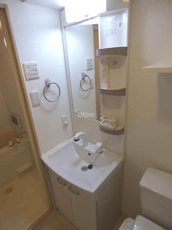 洗面設備　※同タイプの他のお部屋です